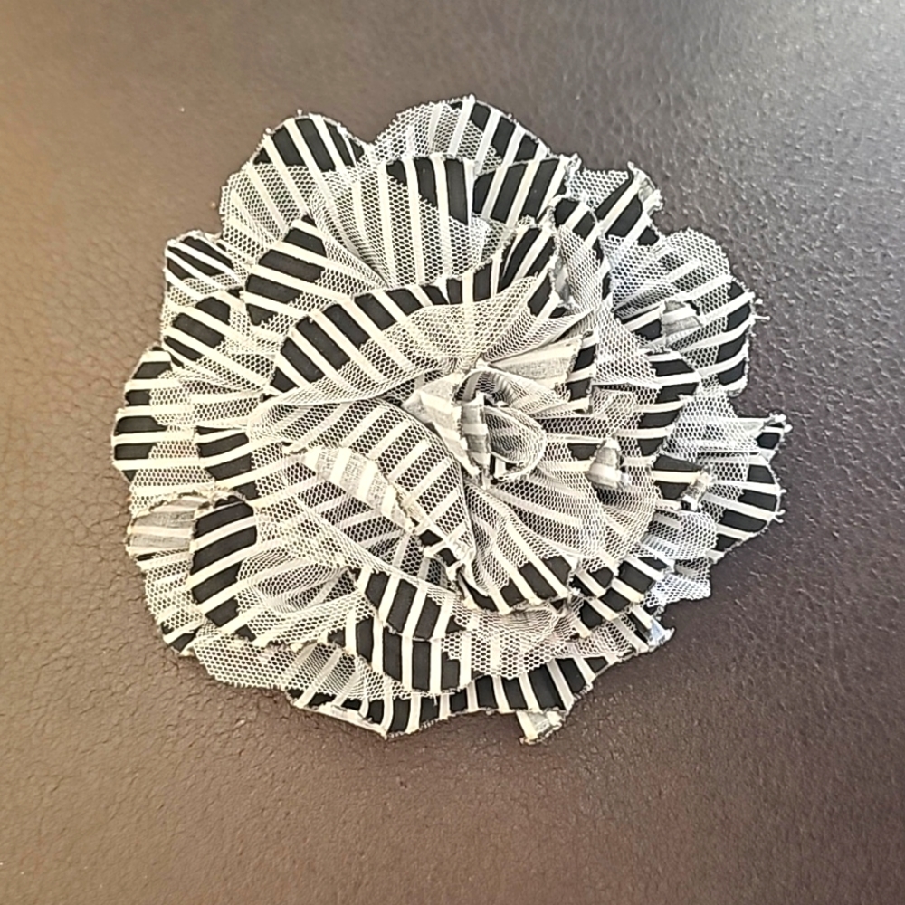 Flower pin accessory